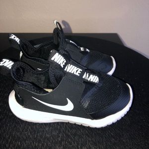 Black and white size 8 Nike